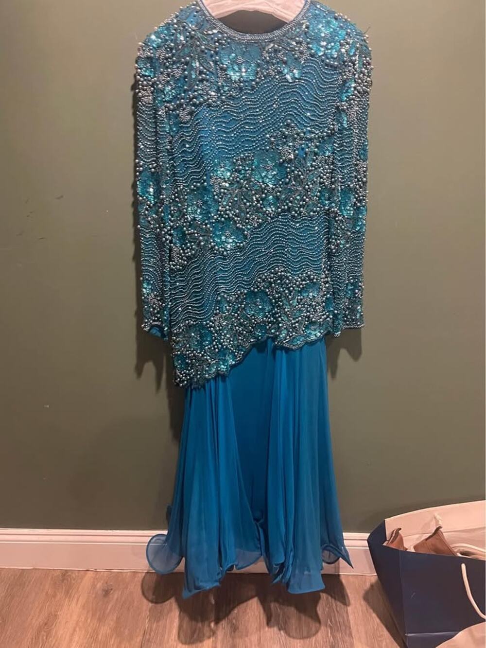 Black Tie by Oleg Cassini Stunning Beaded/Sequin Evening Gown